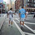Dzemaili gioca a pallone tra i grattacieli di Manhattan