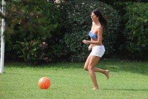 Briatore-Gregoraci-giocano-a-pallone-02