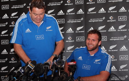 Italia-All Blacks: sale la febbre rugby. Il Ct Hansen presenta la formazione di sabato, e si dichiara entusiasta di giocare davanti al pubblico italiano.