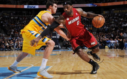 Gallinari sbaglia la tripla del sorpasso e perde la sfida contro Lebron James. New York vola con i Knicks che battono San Antonio e i Nets che hanno la meglio sui Celtic.
