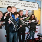amministratore atac con i cesaroni mostrano i biglietti atac