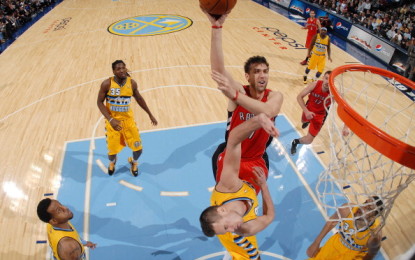 Il derby italiani tra Gallinari e Bargnani finisce a favore di Danilo e dei suoi Nuggets che vincono 113-110 fermando una rimonta di Toronto
