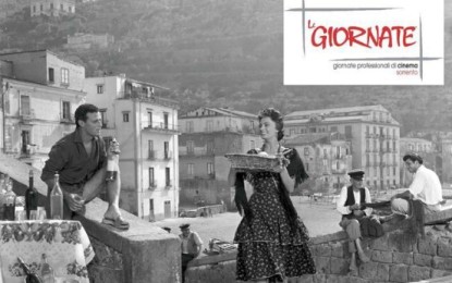 Aprono oggi le Giornate del Cinema a Sorrento. In serata accensione dell’albero di Natale in Piazza Tasso, e da domani arrivano le star del grande schermo.