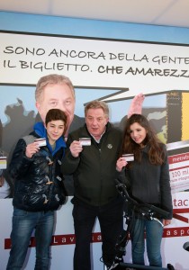 federico russo antonello fassari e angelica con il biglietto atac