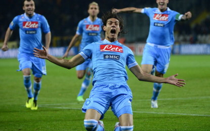 Cavani entra in campo e completa lo show iniziato da Dzemaili. Il Napoli vince a Torino 5-3 contro i granata e mantiene il vantaggio sul Milan