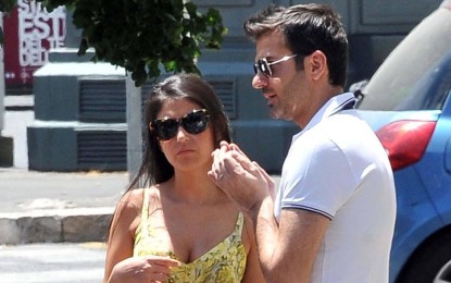 Andrea Stramaccioni a passeggio per Roma con la moglie Dalila. FOTOGALLERY