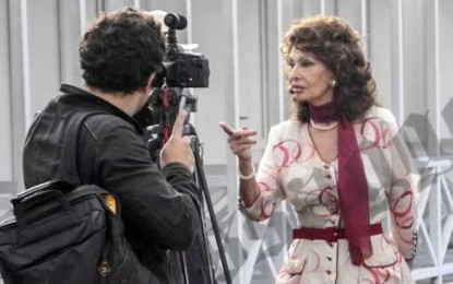 Dopo 10 anni Sofia Loren torna a recitare. Ad Ostia, set blindatissimo per il film del secondogenito Edoardo.