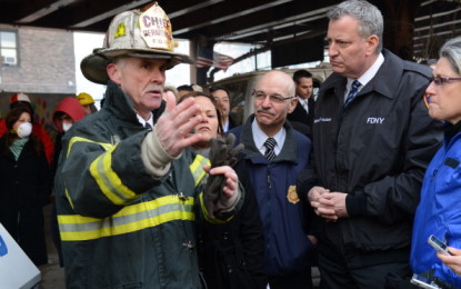 Esplosione a New York, crollano due palazzi. Bill De Blasio: «É stata fuga di gas»