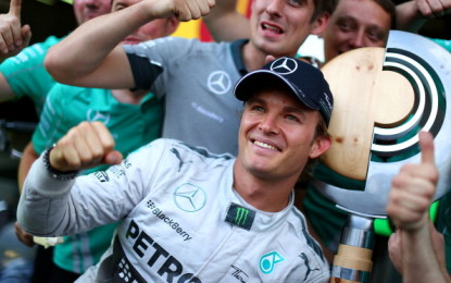La Mercedes torna a vincere anche in casa della Red Bull. Dietro di loro le Williams. Solo 5° Alonso. Polemico Raikkonen