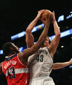 Seraphin vs Humphries (zimbio.com)