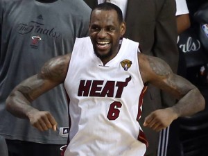 lebron-james-gallery-nba-finals-win-1-4_3_rx512_c680x510