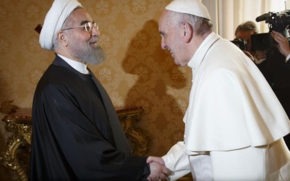 Bergoglio incontra il presidente iraniano Rohani: “Spero nella pace”