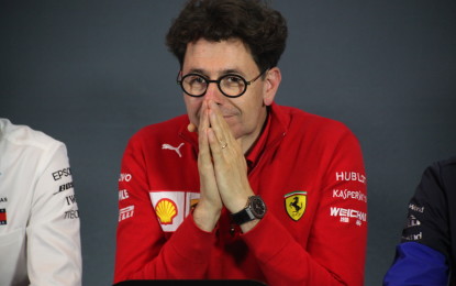 Le Rosse sono le più veloci, ma il Team Principal Binotto non si fida: “Per la pole dovremo essere perfetti”. Ed intatto Vettel scherza con Leclerc…