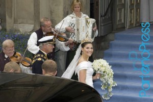 Crown+Princess+Victoria+Sweden+arrives+church+5VA-FBlHre_l[1]