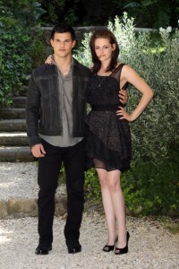 Twilight+Saga+Eclipse+Rome+Photocall+HKiEXccilCzl[1]