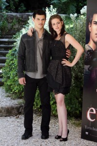 Twilight+Saga+Eclipse+Rome+Photocall+M064zbrY73kl[1]