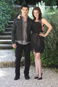 Twilight+Saga+Eclipse+Rome+Photocall+X5L-j_J8hOAl[1]