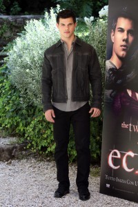 Twilight+Saga+Eclipse+Rome+Photocall+rvoxd6BJA6hl[1]