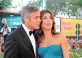Clooney pronto a lasciare la Canalis, ma non sa come fare.