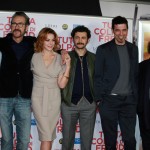 CAST DEL FILM CON IL PRODUTTORE2