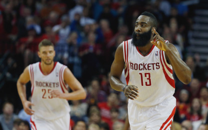 Harden e Howard condannano alla 26esima sconfitta di fila i 76ers. Vittoria d’orgoglio dei Bucks di Knight sui Lakers.