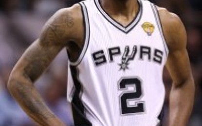 Gli Heat tornano acciaccati dal Texas: all’AT&T Center finisce 87-111. LeBron annullato da Leonard, onnipresente in entrambe le fasi; per Belinelli 8 punti.