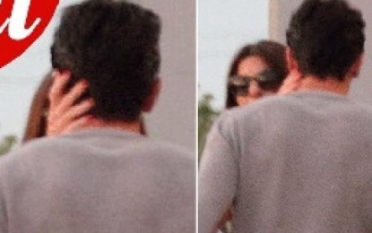 Buffon-D’Amico allo scoperto: dopo i Mondiali ecco il primo bacio. Sul settimanale “CHI” tutte le foto.