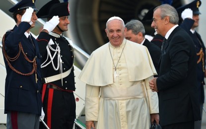 Il Papa in Albania: “La pace tra le religioni è un bel segno per il mondo”.