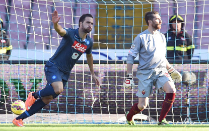Serie A: Napoli-Roma 2-0, Higuain e Callejon liquidano i giallorossi