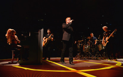 Lady Gaga duetta con gli U2 in “Ordinary Love” al Madison Square Garden di New York