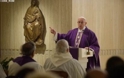 Papa Francesco: no alla “religione del dire”