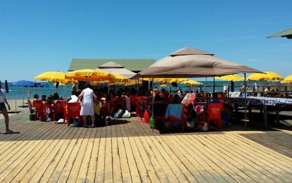 Tutti al mare, papa Francesco paga lʼaffitto della spiaggia per disabili