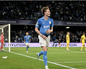 Il Maradona esplode nel festival del gol: McTominay trascina il Napoli alla prima gioia europea