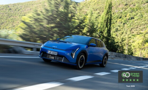 Massimo dei voti per la sostenibilità: la nuova Kia EV4 “europea” conquista le 5 stelle Green NCAP